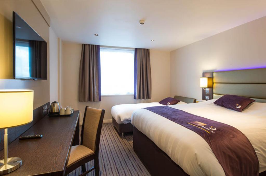 Premier Inn Uttoxeter Exterior photo