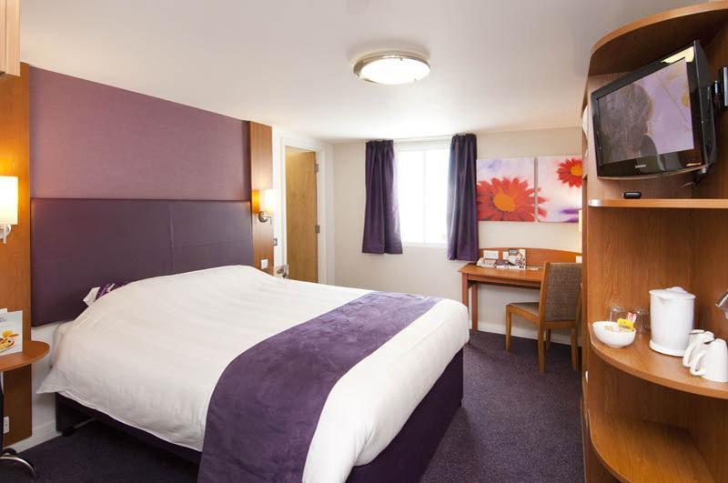 Premier Inn Uttoxeter Exterior photo